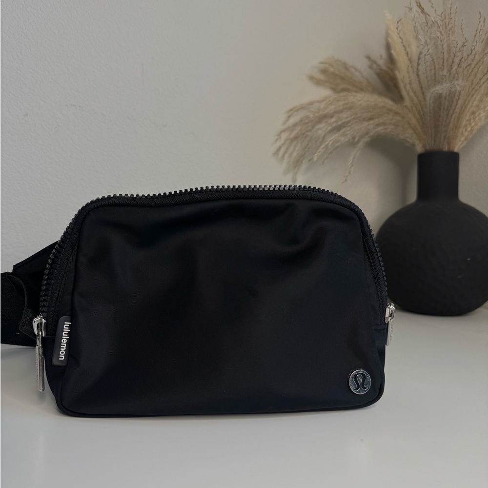 Lululemon Athletica Everywhere Belt Bag Large 2L
